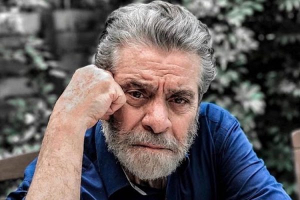بهروز وثوقی: اگر بتوانم ایران بیایم اول میروم سر قبر مادرم بهروز وثوقی: اگر بتوانم ایران بیایم اول میروم سر قبر مادرم
