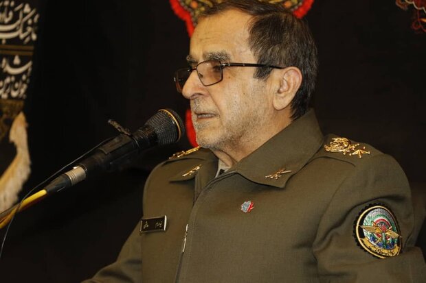 درسی به صدام دادیم که دشمنان دیگر فکر حمله به این مرز و بوم نکنند درسی به صدام دادیم که دشمنان دیگر فکر حمله به این مرز و بوم نکنند