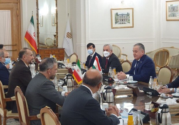 نشست مشترک وزرای امور خارجه ایران و تاجیکستان برگزار شد