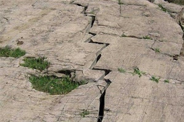 ۹۷ درصد کشور روی گسلهای خطرناک و مستعد زلزله قرار دارد ۹۷ درصد کشور روی گسلهای خطرناک و مستعد زلزله قرار دارد