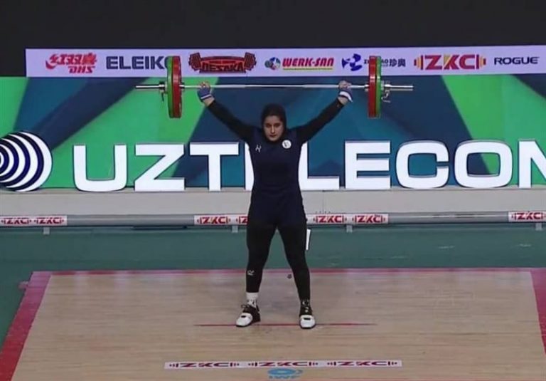 وزنه‌برداری قهرمانی جهان| یکتا جمالی در یک‌ضرب رکورد ایران را شکست