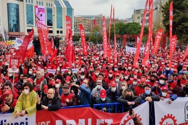 برگزاری تظاهرات گسترده ضد اردوغان در استانبول برگزاری تظاهرات گسترده ضد اردوغان در استانبول