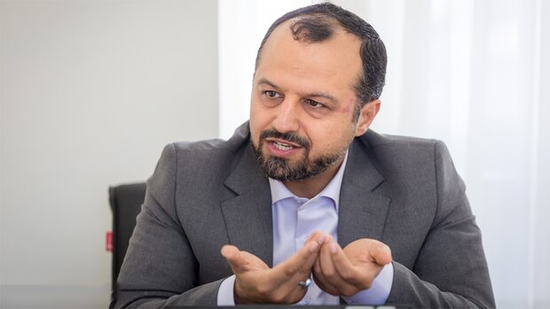 دولت در پی عدالت بین بخشهای مختلف در دسترسی به تسهیلات است دولت در پی عدالت بین بخشهای مختلف در دسترسی به تسهیلات است