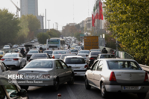 وضعیت ترافیک صبحگاهی معابر پایتخت/بار ترافیکی در حال شکل گیری است