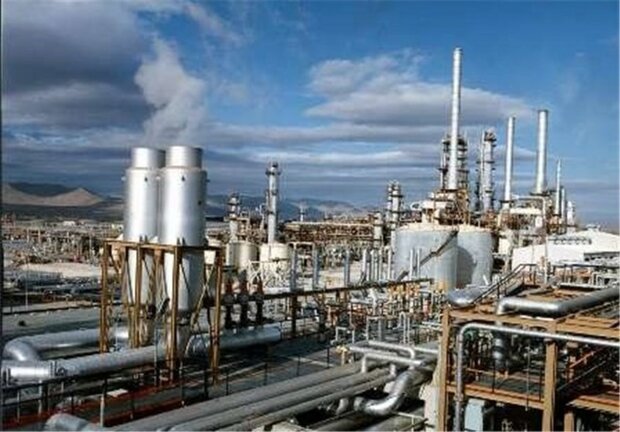 توسعه افقی و کمعمق صنعت پتروشیمی به دلیل رانتهای متعدد توسعه افقی و کمعمق صنعت پتروشیمی به دلیل رانتهای متعدد