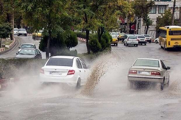 بارش‌های رگباری شمال و غرب اصفهان را فرامی‌گیرد/احتمال وقوع سیلاب