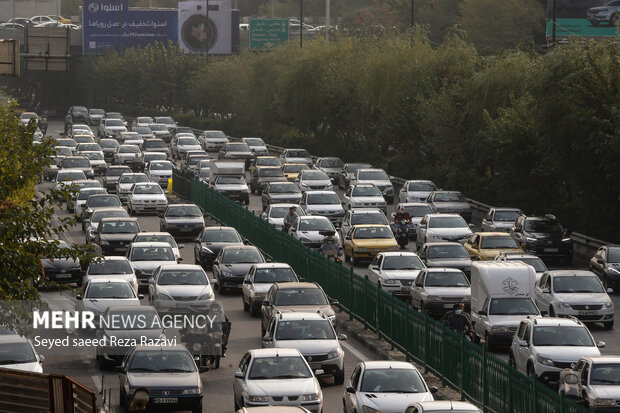 ترافیک پرحجم عصرگاهی در محورهای منتهی به استان‌های شمالی