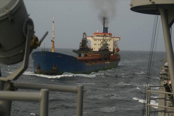 کشتی ترکیه نزدیک شهر ماریوپول طعمه حریق شد