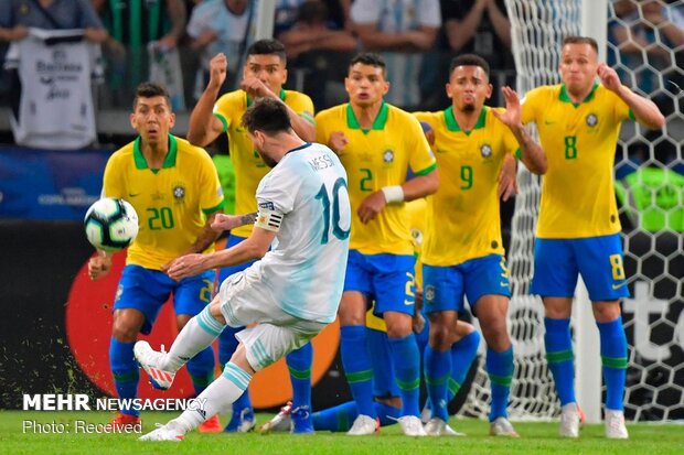 بازی با آرژآنتین و برزیل زیر سایه اسناد مالی/تیم ملی در تاریکخانه