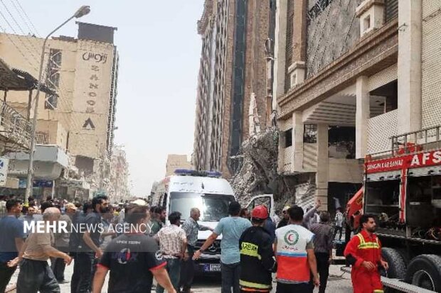 جدیدترین آمار ریزش ساختمان متروپل/ ۳۳ مصدوم و حبس تعدادی از افراد جدیدترین آمار ریزش ساختمان متروپل/ ۳۳ مصدوم و حبس تعدادی از افراد