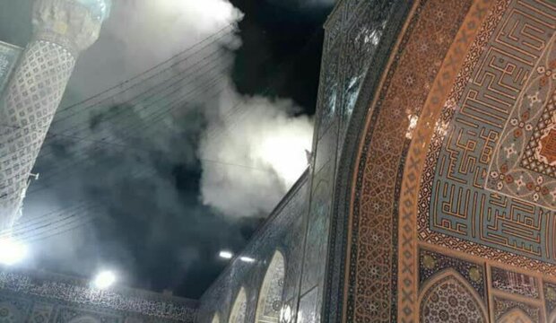 مهار آتش سوزی در مسجد گوهرشاد/اتصالی هیتر برقی علت آتش‌سوزی بود