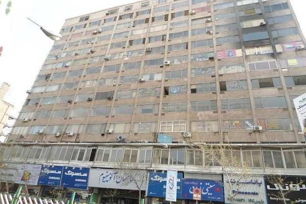 ساختمان آلومینیوم برای ایمن سازی، تخلیه میشود ساختمان آلومینیوم برای ایمن سازی، تخلیه میشود