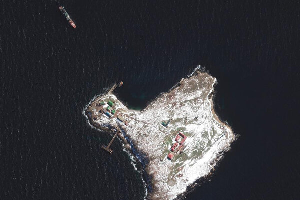 روسیه نظامیان خود را از جزیره مار خارج کرد