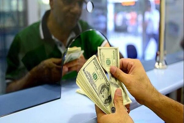 افزایش ۷۵ تومانی قیمت دلار در صرافی‌های بانکی