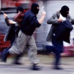 حمله مردان سیاه‌پوش به خانه زوج جوان در زعفرانیه! / دستگیری عاملان سرقت مسلحانه
