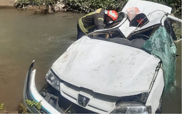 سقوط خودرو به رودخانه ای در آستانه اشرفیه/ ۳ نفر کشته شدند