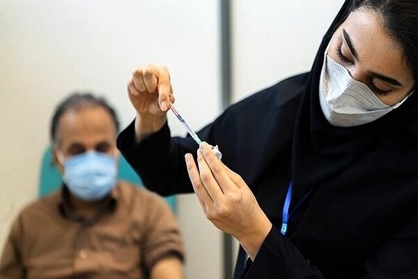 کمتر از ۶۵ میلیون ایرانی فقط یک دوز واکسن کرونا تزریق کرده اند