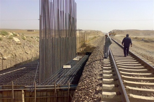 بررسی راهکارهای بهبود ایمنی زیرگذر راه آهن تهران – تبریز
