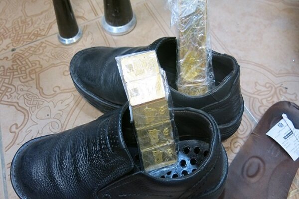 کشف طلاهای قاچاق از داخل کفش/ جلوگیری از ورود به کشور