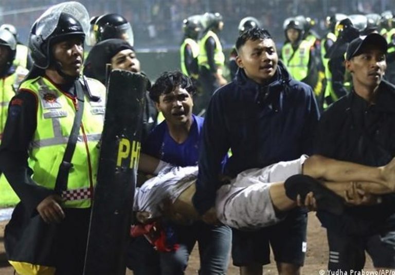 معرفی 3 پلیس و 3 شهروند مقصر در تراژدی فوتبال اندونزی