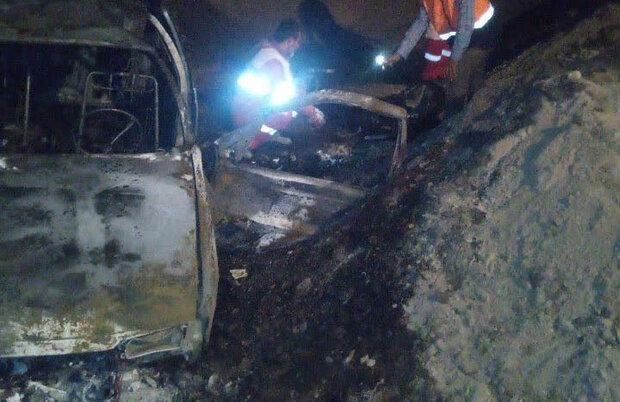 آتش سوزی خودروی سواری در محور گناباد به قاین جان ۲ نفر را گرفت