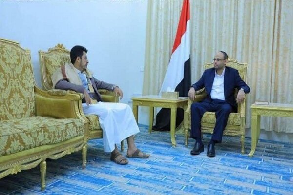 یمن برای مقابله با توطئه های آمریکا وصهیونیستها در کنار ایران است