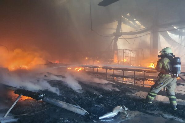 جزئیاتی از آتش‌سوزی در کارگاه تولید روغن خودرو در مبارکه
