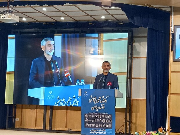 یک پنجم تجارت کشور از راه قاچاق است/ تمرکز بر دانش بنیان ها یک پنجم تجارت کشور از راه قاچاق است/ تمرکز بر دانش بنیان ها