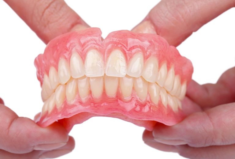آشنایی با پروتزهای دندانی برای انتخاب بهتر