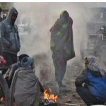 مرگ  ۱۰۰ نفر در سرما و یخ‌بندان ِهند+ فیلم