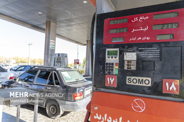 جزئیات ارائه یارانه بنزین به افراد فاقد خودرو/بنزین گران نمی‌شود