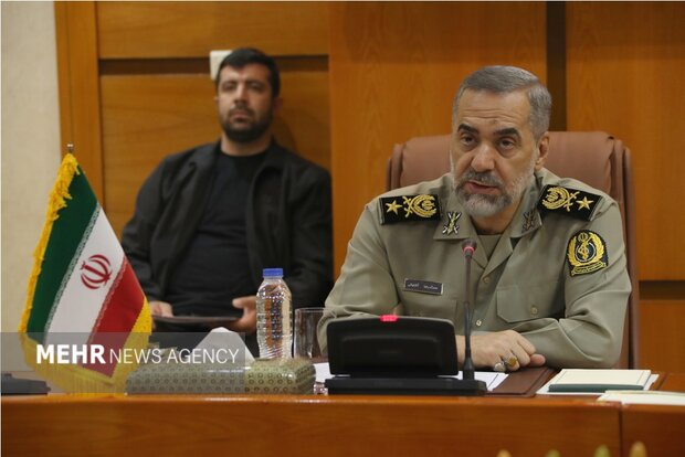 دریا خط مقدم مقابله با دشمنان است دریا خط مقدم مقابله با دشمنان است