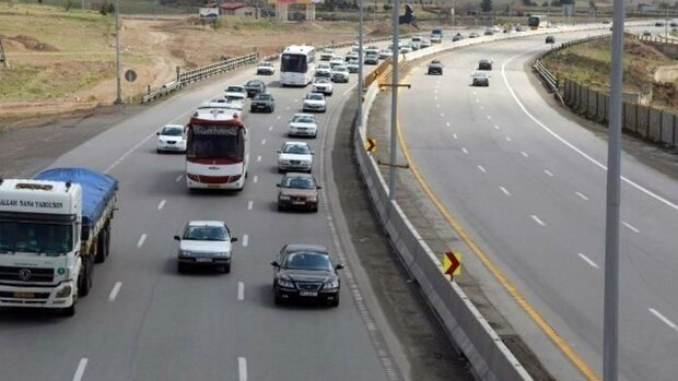 ترافیک سنگین در آزاد راه قزوین- کرج/ محور چالوس مسدود است