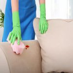 ترفندهای طلایی برای پاک کردن لکه خون از روی مبل ترفندهای طلایی برای پاک کردن لکه خون از روی مبل
