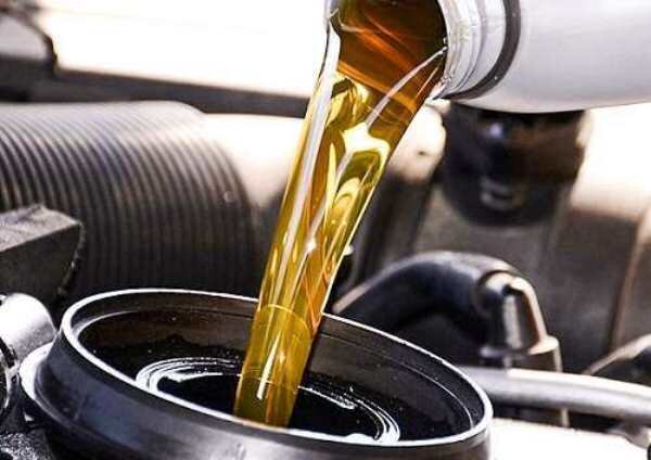 گسترش عرضه روغن موتور تقلبی در بازار/ متقلبان، حرفه ای شده اند گسترش عرضه روغن موتور تقلبی در بازار/ متقلبان، حرفه ای شده اند