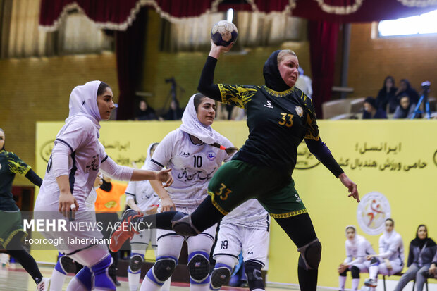 برگزاری هفته چهارم لیگ هندبال بانوان با یاد و گرامیداشت شهدای غزه برگزاری هفته چهارم لیگ هندبال بانوان با یاد و گرامیداشت شهدای غزه