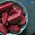 چگونه لکه لبو را از روی مبل پاک کنیم؟ چگونه لکه لبو را از روی مبل پاک کنیم؟