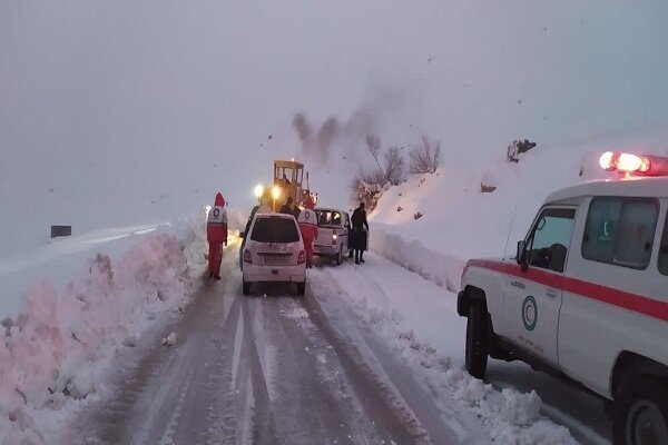 ۲۳۰۰ نفر در راههای استان سمنان امداد رسانی شدند ۲۳۰۰ نفر در راههای استان سمنان امداد رسانی شدند
