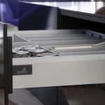 به هیچ وجه یراق آلات کابینت را از این برند نخرید به هیچ وجه یراق آلات کابینت را از این برند نخرید