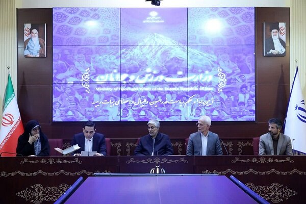 قرائت عهدنامه ریاست توسط رییس جدید فدراسیون والیبال قرائت عهدنامه ریاست توسط رییس جدید فدراسیون والیبال