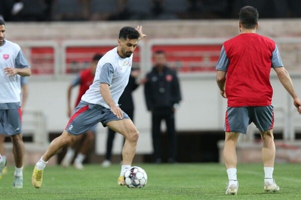 تمرین پرسپولیس زیر بارش باران/ سرخ ها فردا به اردو می روند تمرین پرسپولیس زیر بارش باران/ سرخ ها فردا به اردو می روند