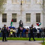 اهتزاز پرچم فلسطین در هاروارد پس از تهدید به تشکیل پرونده انضباطی