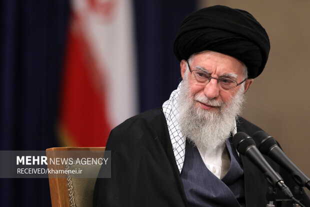 قدردانی رهبر انقلاب از فعالیتهای دفتر مطالعات جبهه فرهنگیانقلاب قدردانی رهبر انقلاب از فعالیتهای دفتر مطالعات جبهه فرهنگیانقلاب