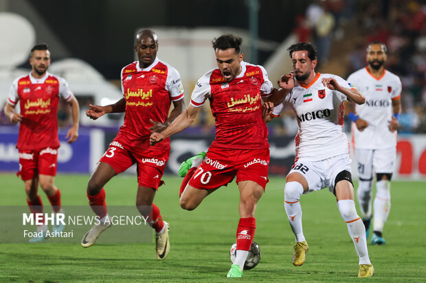 ارونوف در پرسپولیس ماندنی شد ارونوف در پرسپولیس ماندنی شد