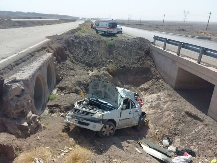 سقوط ال ۹۰ از پل ۵ مصدوم دربرداشت سقوط ال ۹۰ از پل ۵ مصدوم دربرداشت