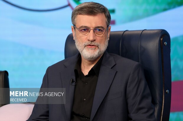 قاضیزاده هاشمی: حقوق کارمندان و کارگران به وسط ماه هم نمیرسد قاضیزاده هاشمی: حقوق کارمندان و کارگران به وسط ماه هم نمیرسد