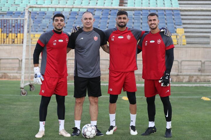 بازگشت مربی پرسپولیس به تمرینات دروازه بان ها بدون شماره یک بازگشت مربی پرسپولیس به تمرینات دروازه بان ها بدون شماره یک