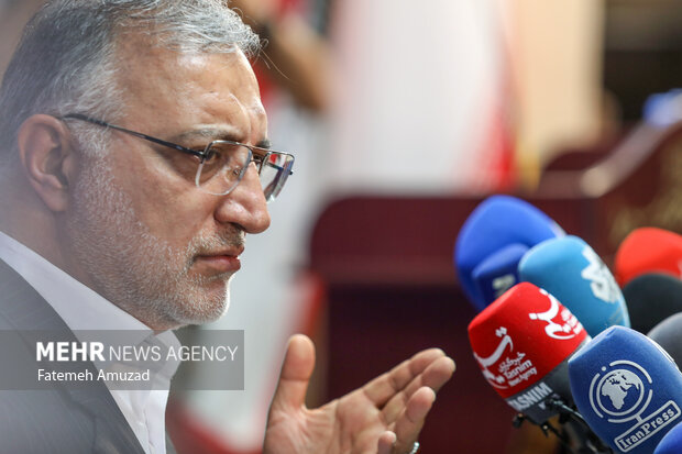 زاکانی: برای مناظره با زنگنه در مورد کرسنت آمادهام زاکانی: برای مناظره با زنگنه در مورد کرسنت آمادهام