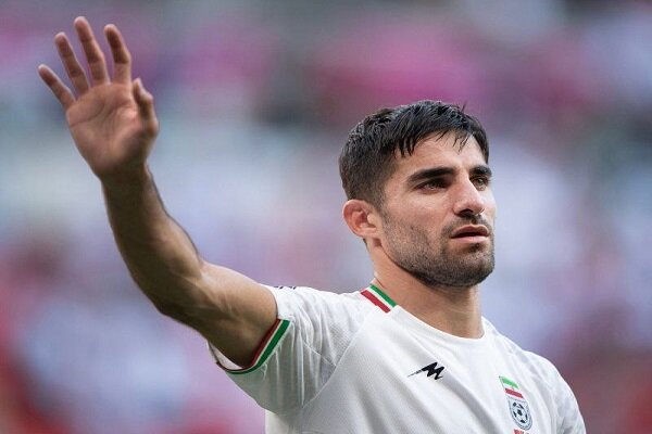 میلاد محمدی با شماره پیراهن ۴ در پرسپولیس میلاد محمدی با شماره پیراهن ۴ در پرسپولیس