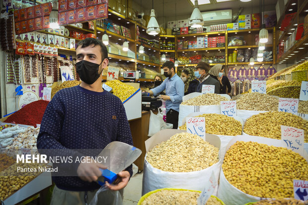 چرا تخمه شکستن لذت بخش است/ اعتیاد به مواد غذایی چرا تخمه شکستن لذت بخش است/ اعتیاد به مواد غذایی